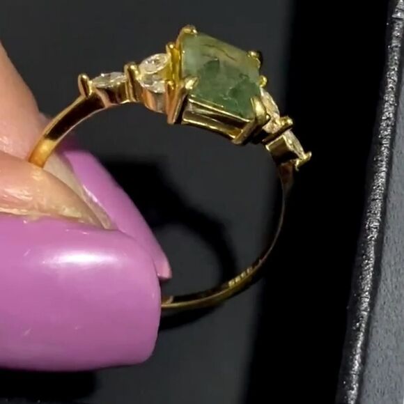 Elegant golden 925 Sterling silver wedding ring sz 7 - Picture 4 of 5